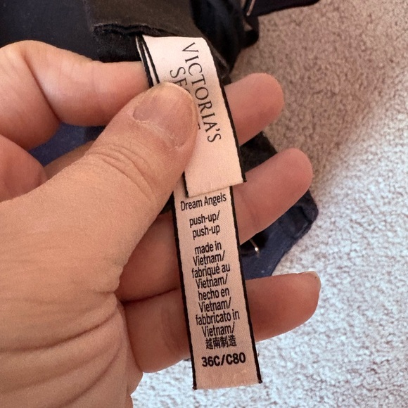 Victoria’s Secret Dream Angels Black Lace Push Up Bra - Picture 4 of 4